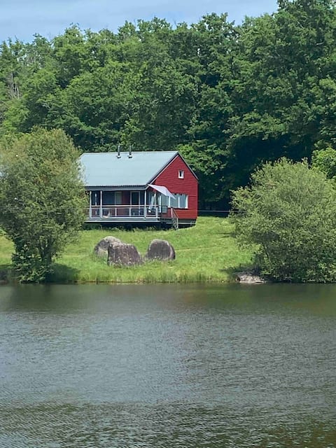 Cottage with lake view