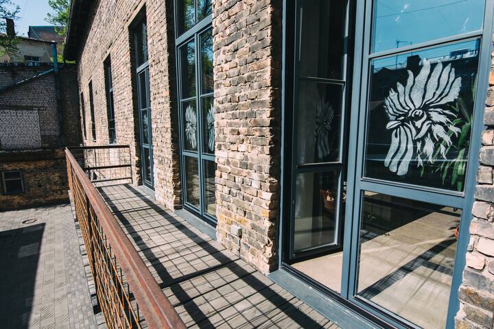 Old Factory Loft Apartment gallery image 3