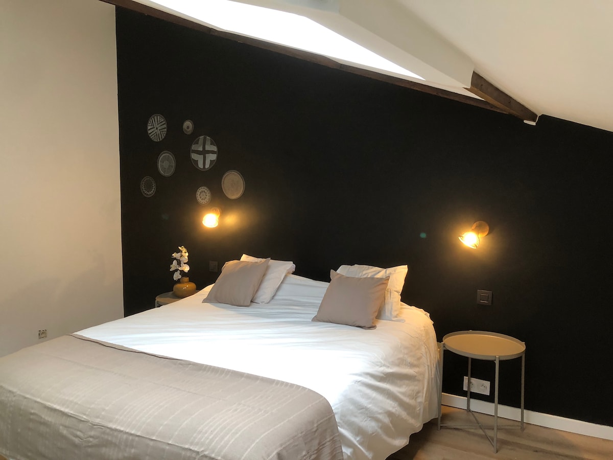 Трета спалня със самостоятелна баня и качествено спално бельо