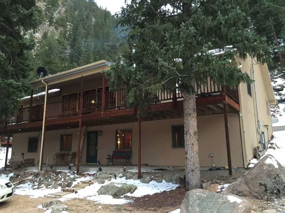 Mountain Riverside Lodge