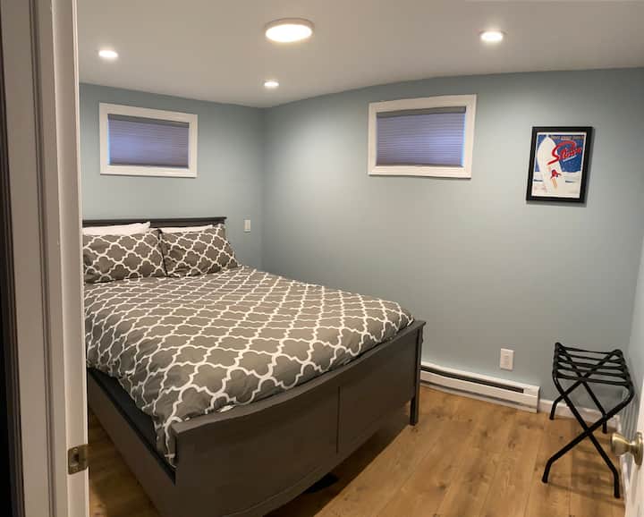 Საძინებელი #2, თითოეული BR ბარგის საკიდით