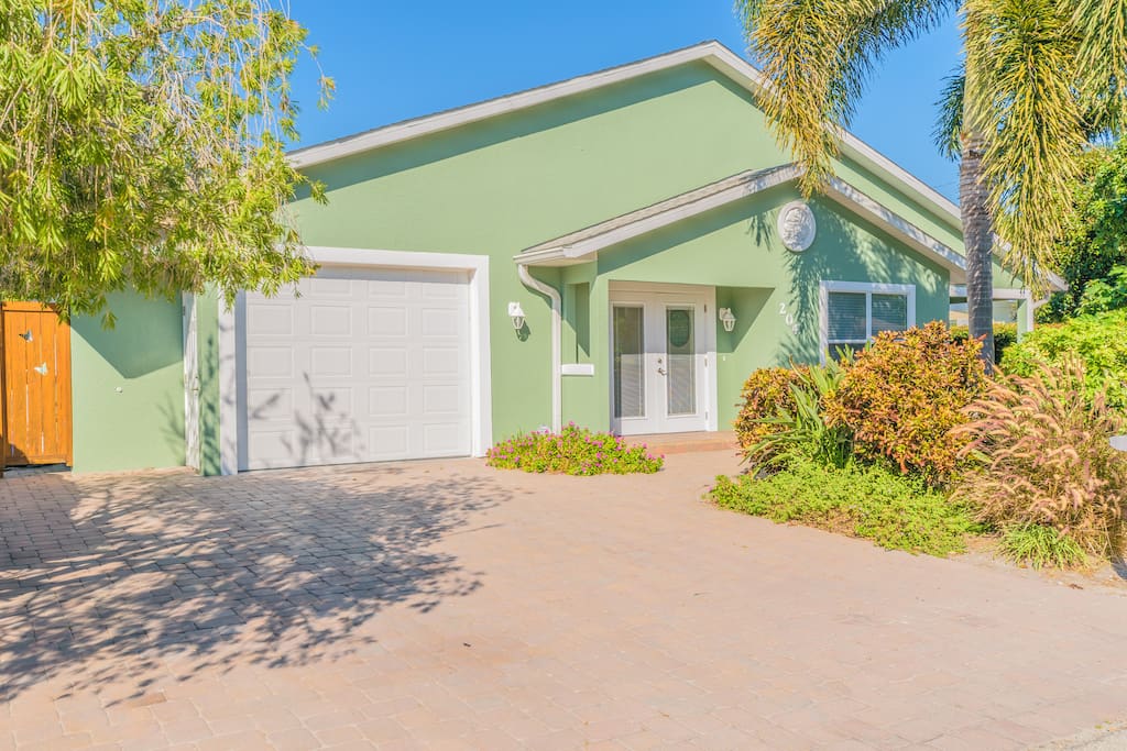 Spacious 4 br/2 bath sleeps 8 comfortably. Brand new renovations with vaulted ceilings.