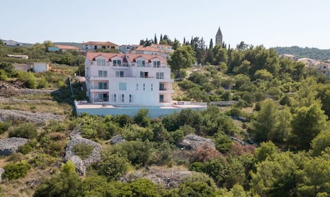 Top performing Airbnb: Ground floor apartment with direct access pool in Slatine