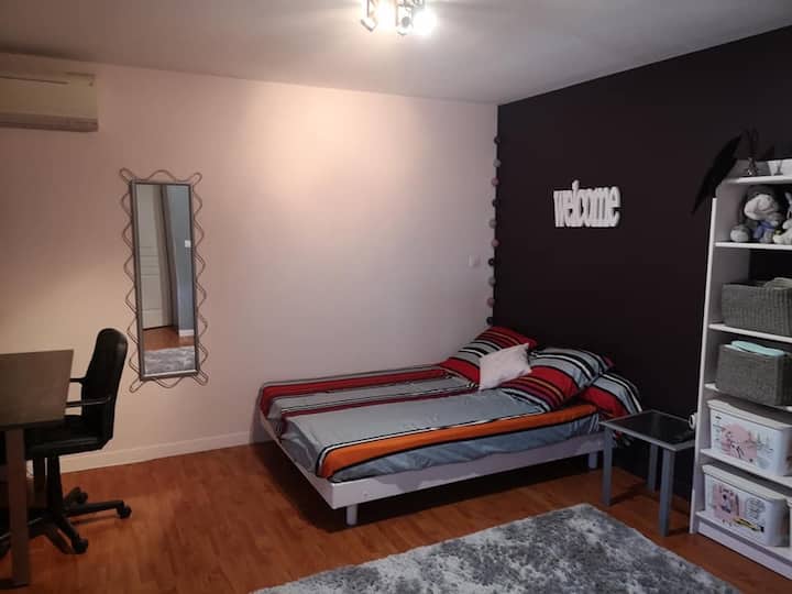 Doppelzimmer mit Babybett