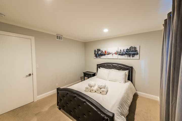 Downstairs bedroom