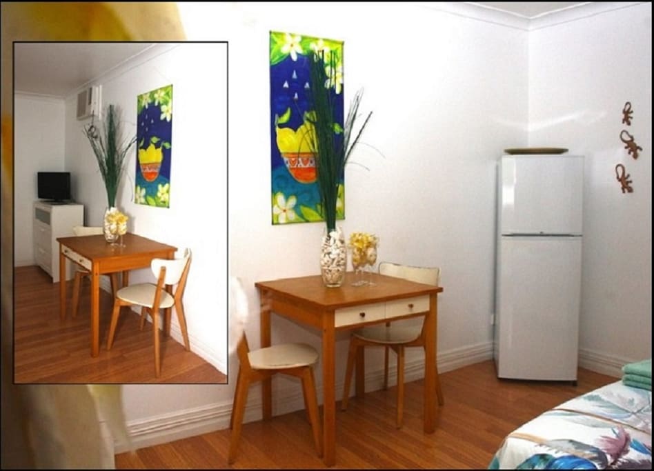 Guestroom dining area.