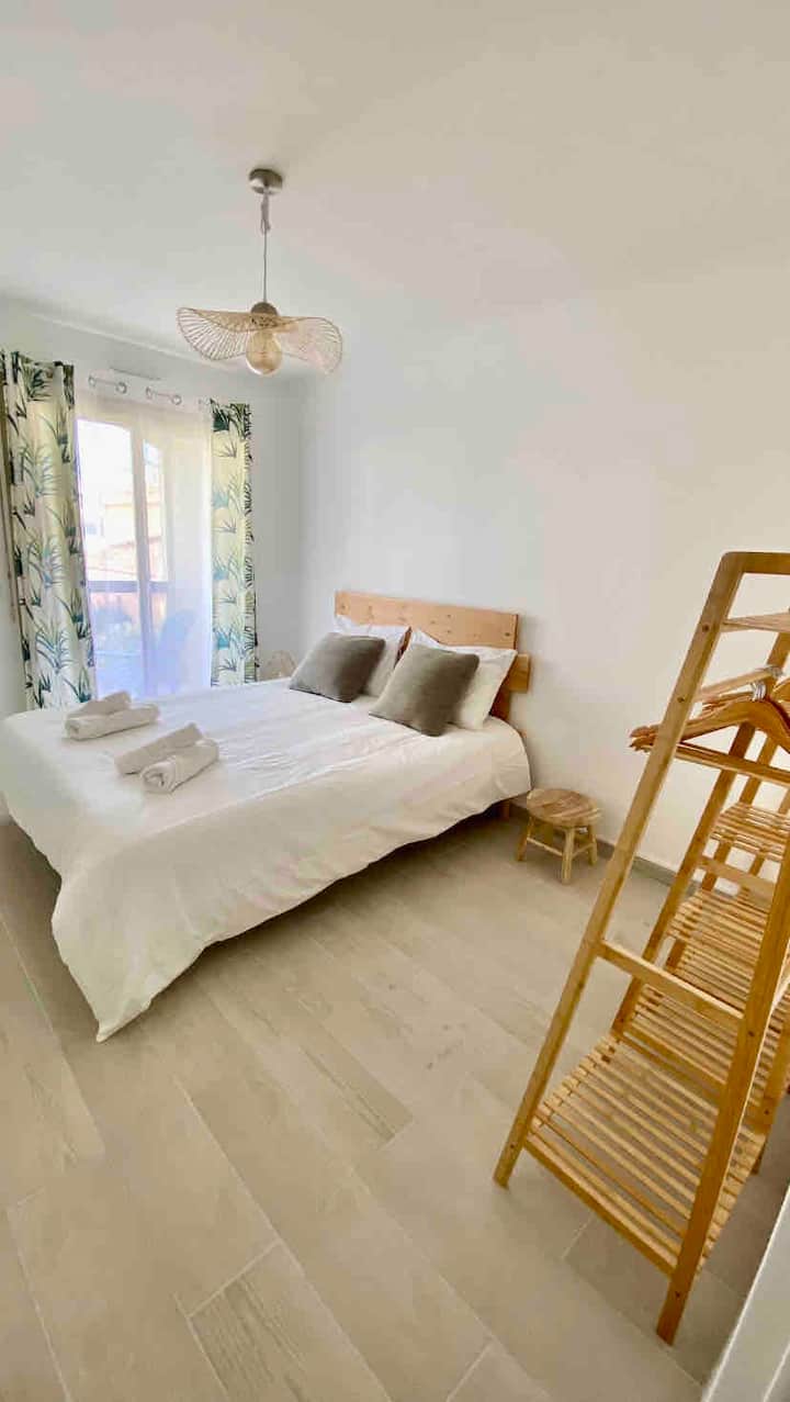 1. spavaća soba s madracima veličine bračnog kreveta 160/200