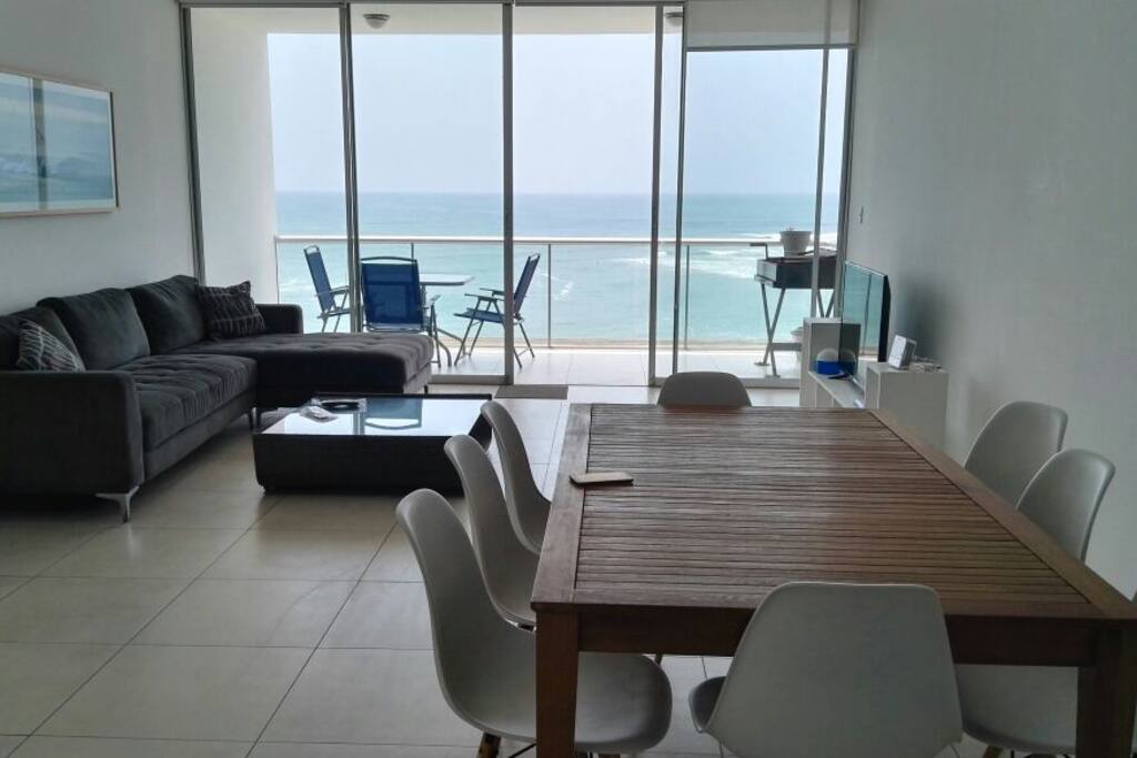 Living room/ Sala comedor