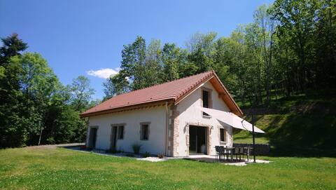Peaceful cottage in the heart of nature