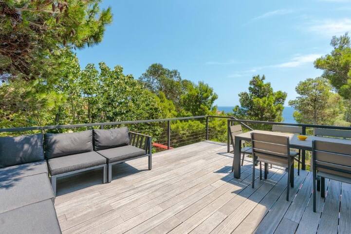 Fantastic villa in Tamariu 150 m walk from the sea gallery image 4