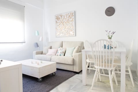Popular Airbnb listing: Suncity Salitre I bedroom (3A) in Plaza De Toros Vieja
