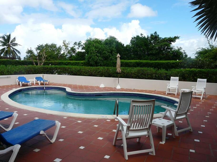main guest pool