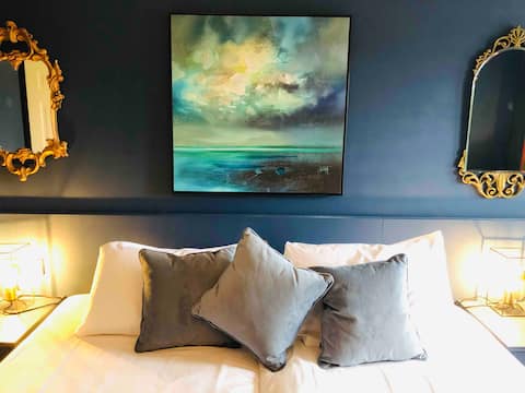 Successful Airbnb property: The Waterside Apartment - Seaview 3 Bed sleep 6 in Westport