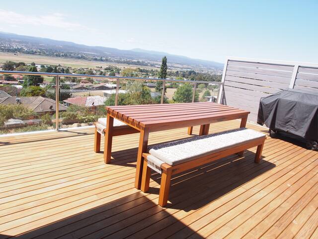 Island View House, perfect family home gallery image 2