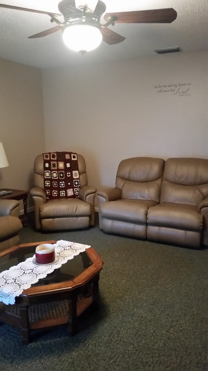 Enjoy A Private Home In Beautiful S.e. Ocala - Flórida