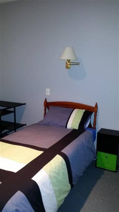 A single bedroom with shared bathroom is also available