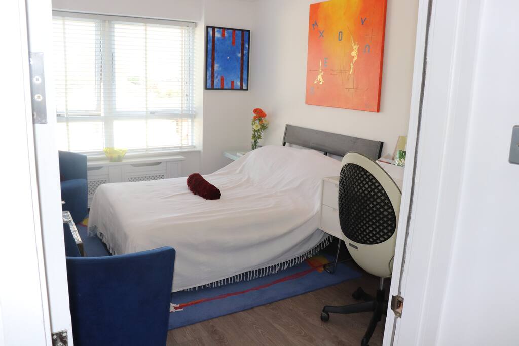 Second bedroom with a double bed