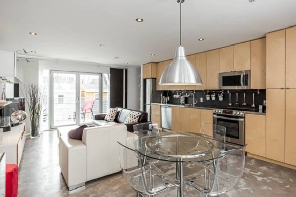 Open Concept Kitchen, Dinning, Living Room