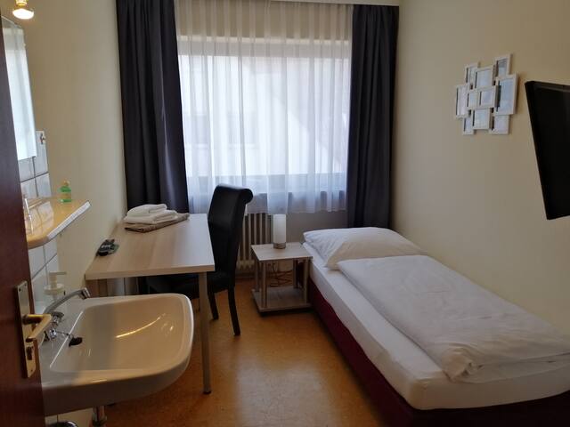 Einzelzimmer Gemeinschaftsbad