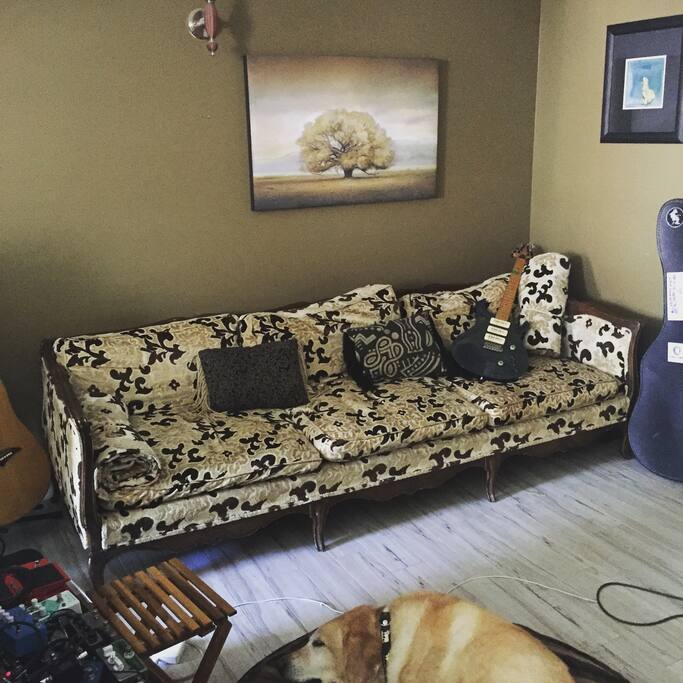 2nd floor living room