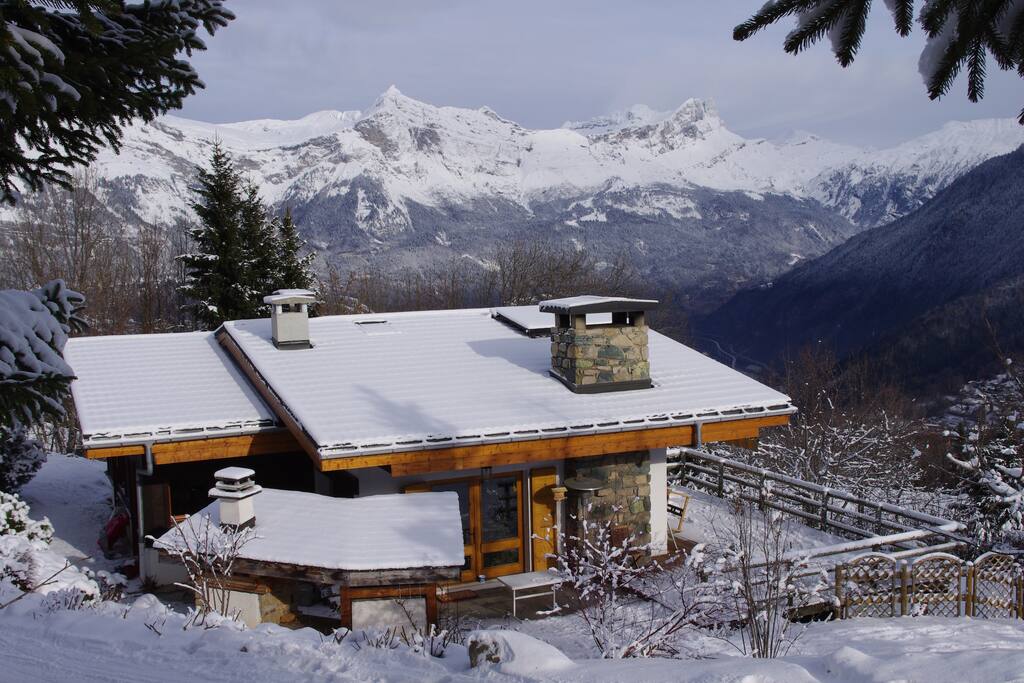 Le chalet l'hiver