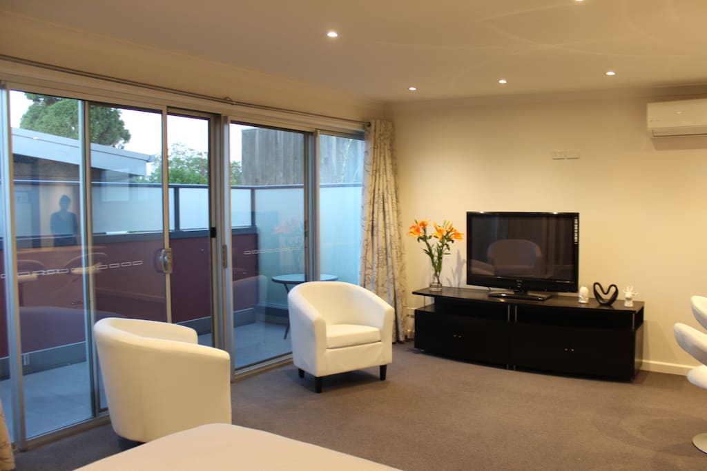 As with most places in Melbourne, this space is spacious and yoga-friendly.