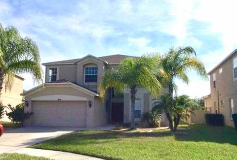 Beautiful, Spacious Home!