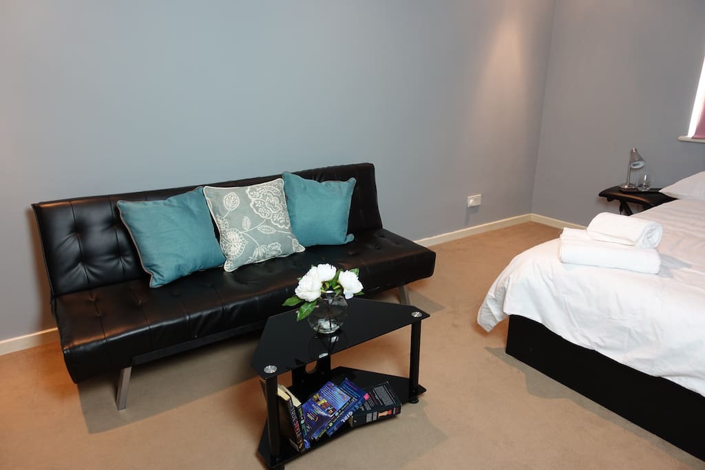 The sofa opens to do a sofa bed, and for more comfort there is a single mattress that you can put on top.