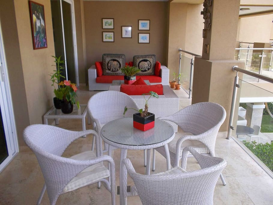Spacious and comfortably furnished balcony!