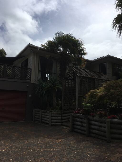 Frontview of the house.