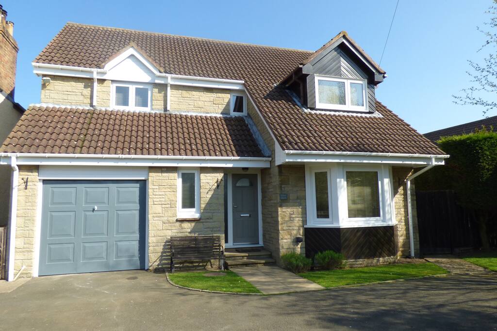 Silver Birch is in the middle of a beautiful village within a few minutes walk of the sea and Northumberland Coastal Path.