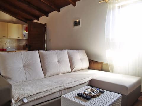Top performing Airbnb: Robinson house Blue Stone with Swimming pool in Općina Tkon