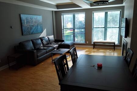 Downtown Townhouse - close to everything
