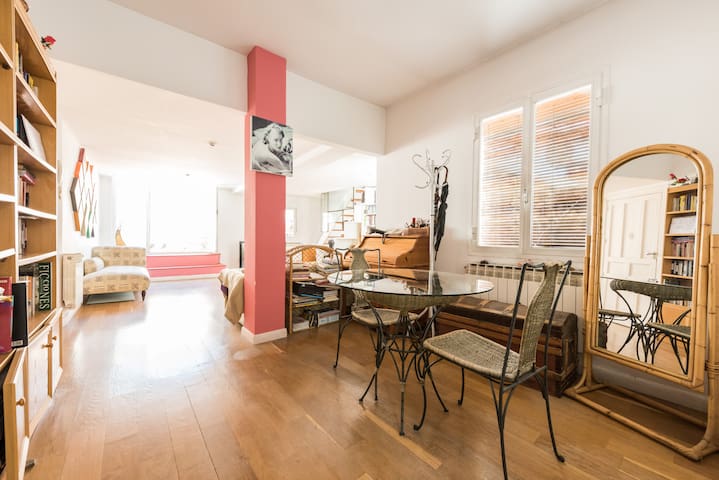 Romantic terrace and large penthouse Malasaña