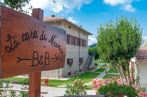 Popular Airbnb listing: Quiet countryside Holiday House near Cortona in Tuoro Sul Trasimeno