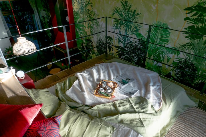 เดอะเบดรูม (The Bedroom)