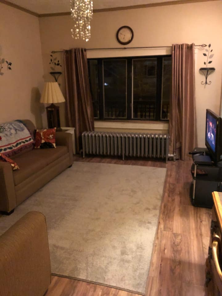 Warm And  Comfortable Inviting Suburban Home ! - Outdoor Water Park, Markham