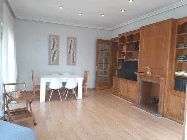 Renewed, bright, spacious and close to center apt. gallery image 5