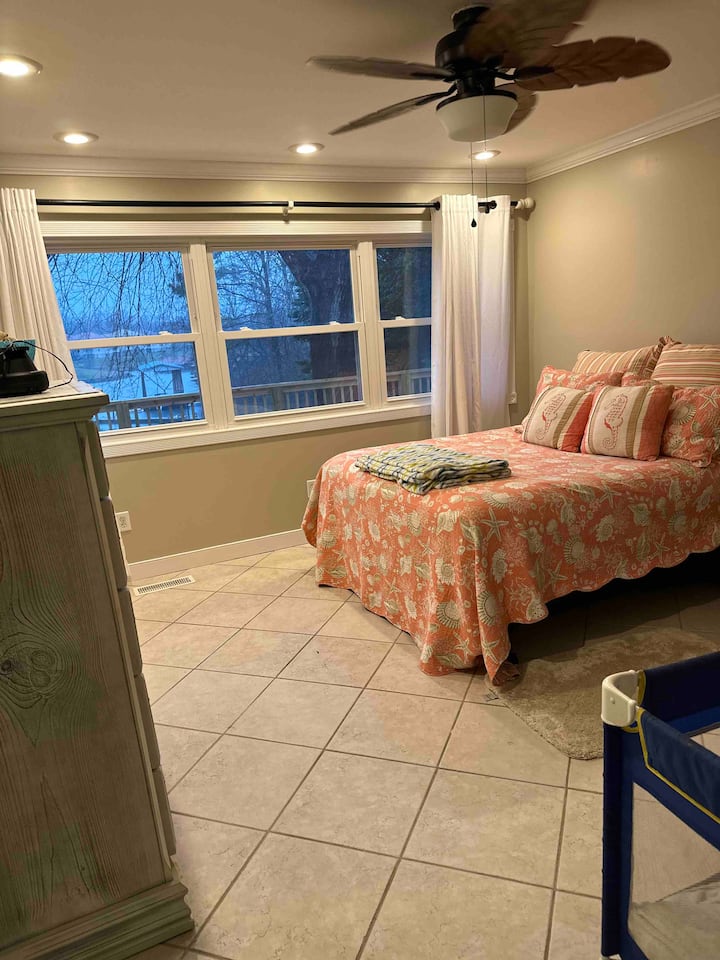 خاص بسرير كبير بمقاس كبير 