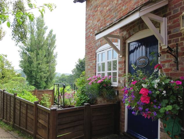 Airbnb Petworth Holiday Rentals Places To Stay England