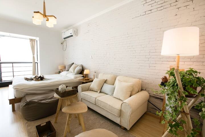 【度小夜-由奈の家】市中心地铁口/新街口商圈/鸡鸣寺/南京大学/夫子庙/先锋书店/凯瑟琳广场