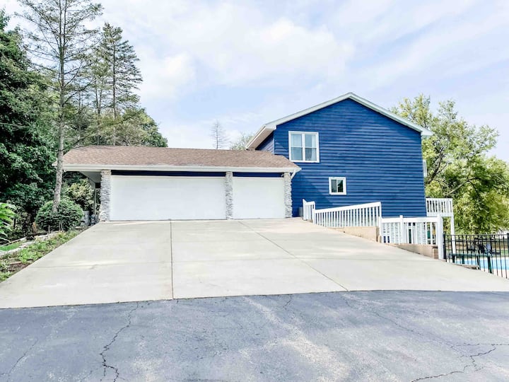 Newly remodeled in Pistakee Bay on Chain O’ Lakes Houses for Rent in