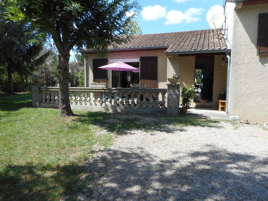 TERRASSE AVANT