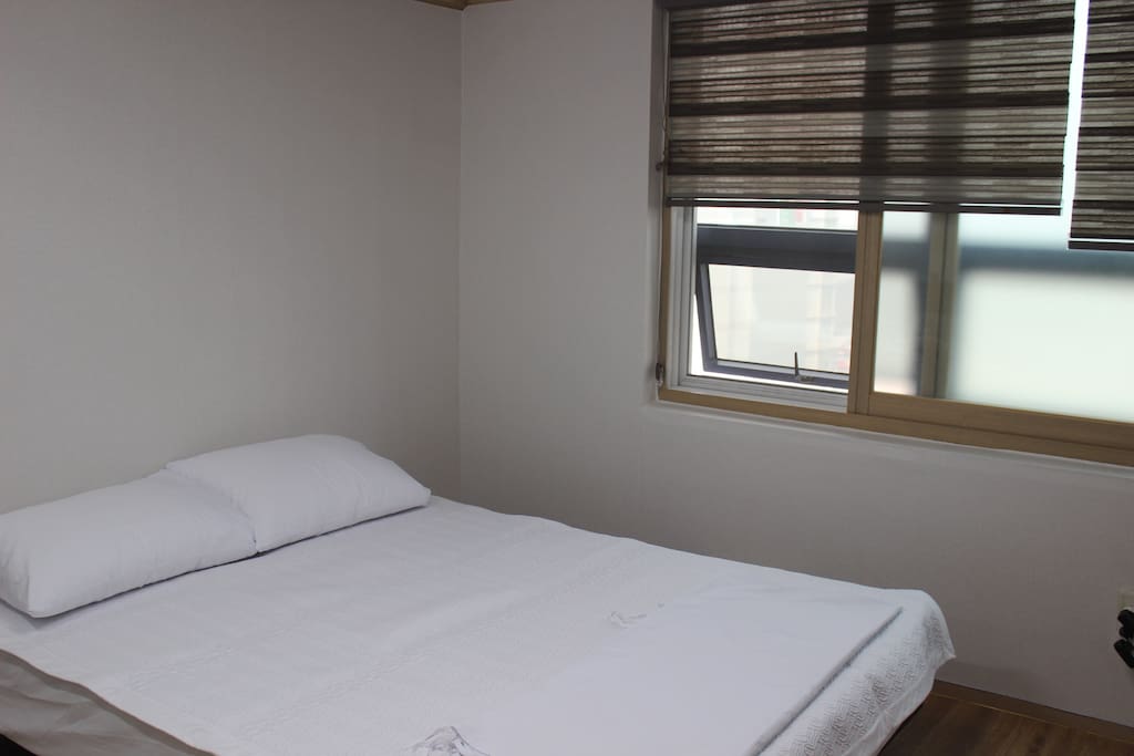 Queen size bed