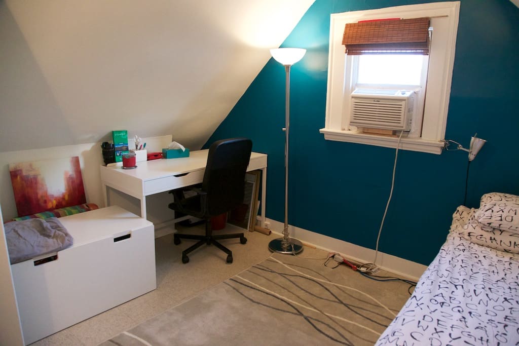 The room is comfortable for one person.