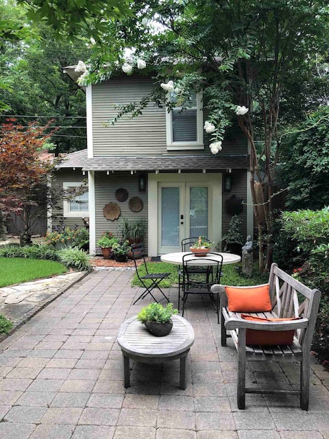 Carr Carriage House