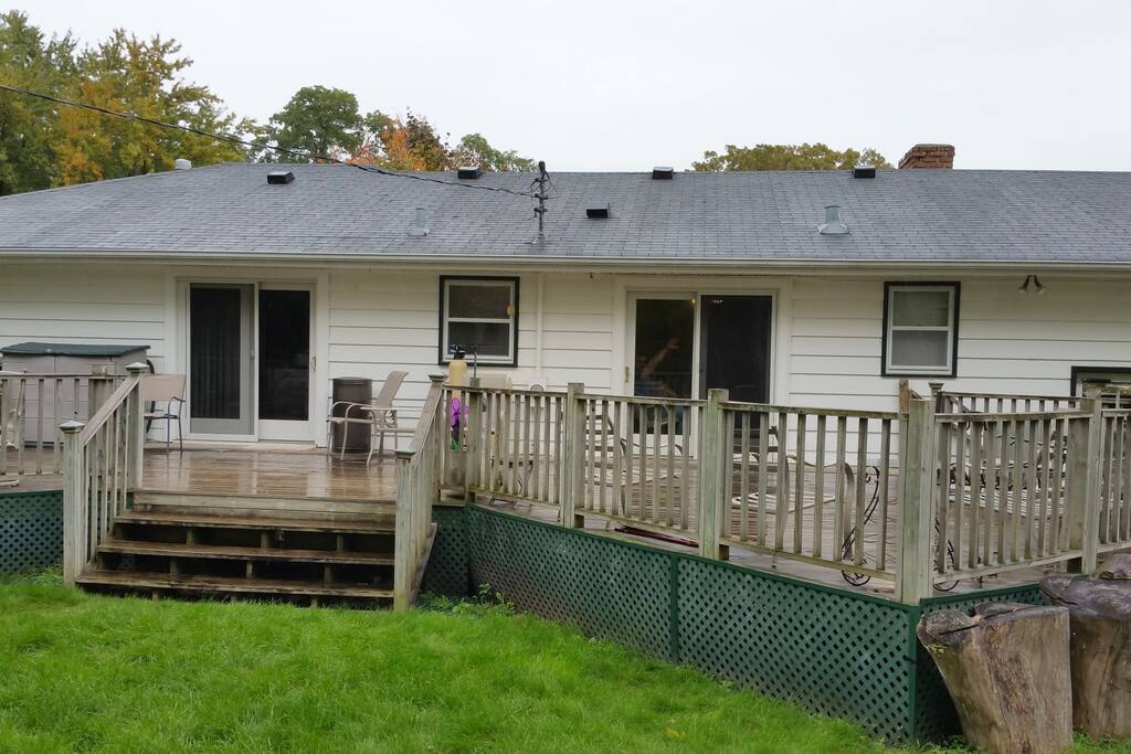 1025 Quebec Ave North Rear View