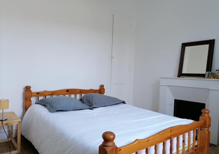 Bright room in townhouse
