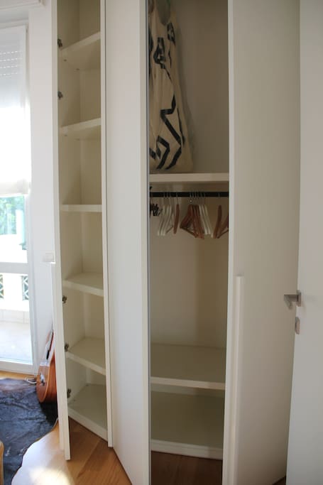 Armadio capiente
- Spacious cupboard