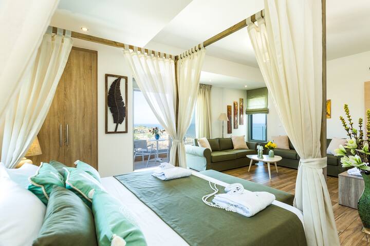 Premium Beachfront Villa, 40m from the beach! gallery image 4